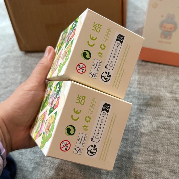 Pop Mart Hand in Hand Series Figures bundle of 2. - Picture 3 of 9